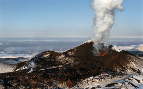 Volcano erupts on Russia’s Kamchatka Peninsula