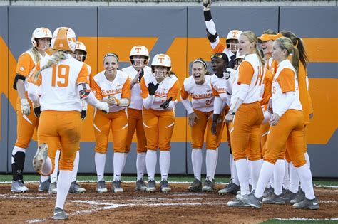 Vols softball. May 20, 2023 · The nation's home run leaders will face off in Tennessee softball's second game of the Knoxville Regional.. The No. 4 Lady Vols (45-8) play Indiana (43-16) on Saturday (1 p.m. ET, ESPN+) at Sherri ... 