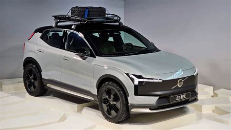 Volvo ex30 cross country. Oct 11, 2023 · The 2025 Volvo EX30 starts at $36,245. Single-motor models will offer 275 miles per charge. Range for Cross Country and dual-motor variants has not been announced. Volvo’s all-electric EX30 ... 