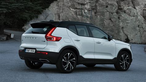 The Volvo XC40 is a premium small SUV with chunky styling, excellent safety and a range of powertrains. Read our review to find out why it's the best car on sale in Britain …. 