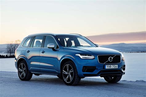 Volvo xc90 plug in hybrid. The plug-in hybrid XC90 originally used an 11.6kWh battery pack, but the updated model comes with an 18.8kWh unit that has boosted the car’s official electric-only driving range from 27 miles to ... 