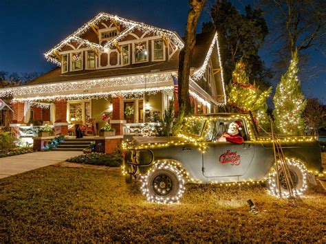 Vote: Neighborhoods with the best holiday lights