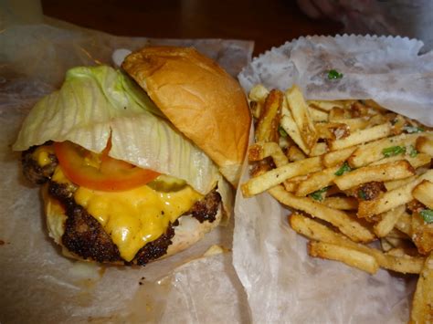 Vote now for Colorado’s best burger: 4 remain in Round 5 of Big Burger Bracket