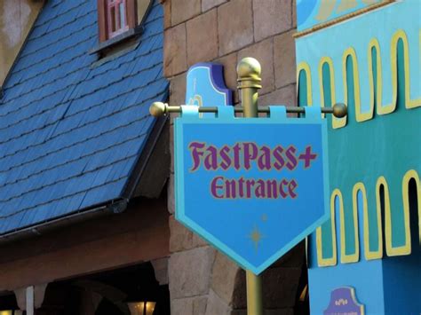 Vote of the Week: Should Disney Bring Back Fastpass? - Theme Park Insider