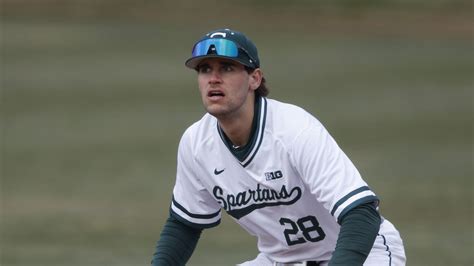 Vradenburg ties program record for doubles, Michigan State edges Rutgers