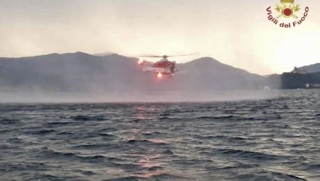 Vuelca una embarcación turística en el lago Mayor de Italia: hay al menos cuatro muertos