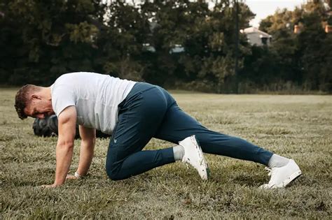Vuori reviews. Nov 20, 2020 · Available in eight colors and seven size options (ranging from XXS to XXL), the Vuori Performance Joggers are the upgrade your loungewear wardrobe needs. Shop them below. Courtesy of Vuori. To … 