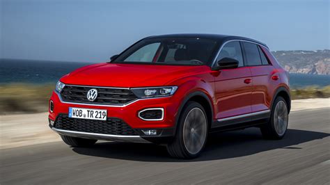 Vw t-roc. Oct 30, 2017 · VW T-Roc Cab: The Convertible SUV Tries Again. View Photos. The T-Roc features a conventionally proportioned, two-box body with somewhat expressive, bulging fenders. While the swollen fenders... 