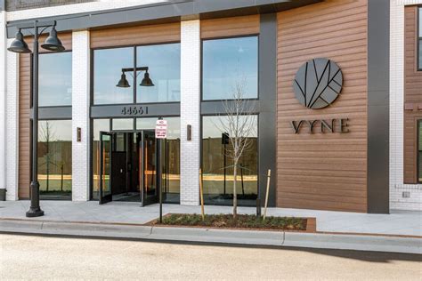 Vyne one loudoun. Vyne @ One Loudoun (Blocks G & H) Block H consists of a seven story, 279-unit residential building with 15,000 SF of amenity space including stand-alone clubhouse, … 