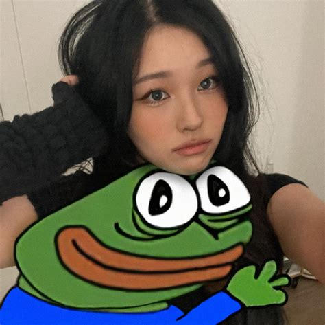 PepeTheFrog1357. New member. Nov 27, 2022. #10. I got this pic. Anyone know if it’s real and if so is that her pussy? Attachments. 43F5C1FE-F55C-4BFD-AB83-080AE8471E7C.jpeg.