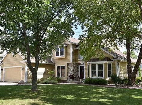 W69N352 Evergreen Blvd, Cedarburg, WI 53012 MLS# 1827823 Redfin