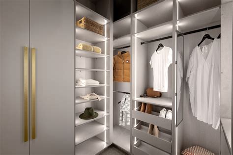 Walk-in wardrobes | raumplus - balustradellc