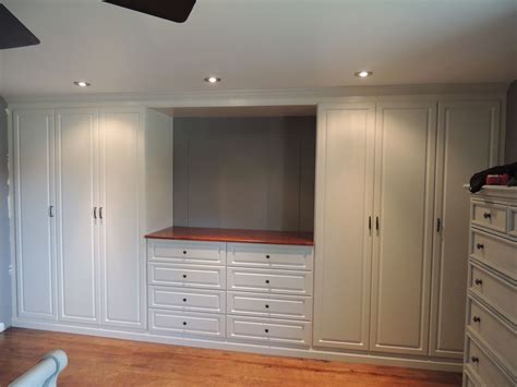 Wall Units | Custom Built-In Systems | Closet Factory - balustradellc