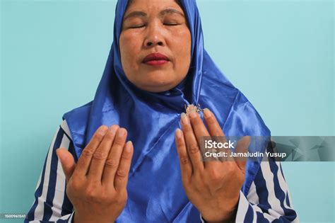 Wanita Paruh Baya - balustradellc