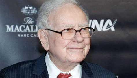 Warren Buffett, 94, stepping down as Berkshire Hathaway CEO - BBC - balustradellc