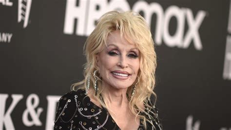 WATCH: Dolly Parton fulfills dying fan's bucket-list wish
