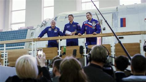 Watch A Year In Space | Netflix - wintechmobiles.com