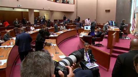 WATCH LIVE | Mayor Lightfoot presides over final scheduled Chicago City Council meeting