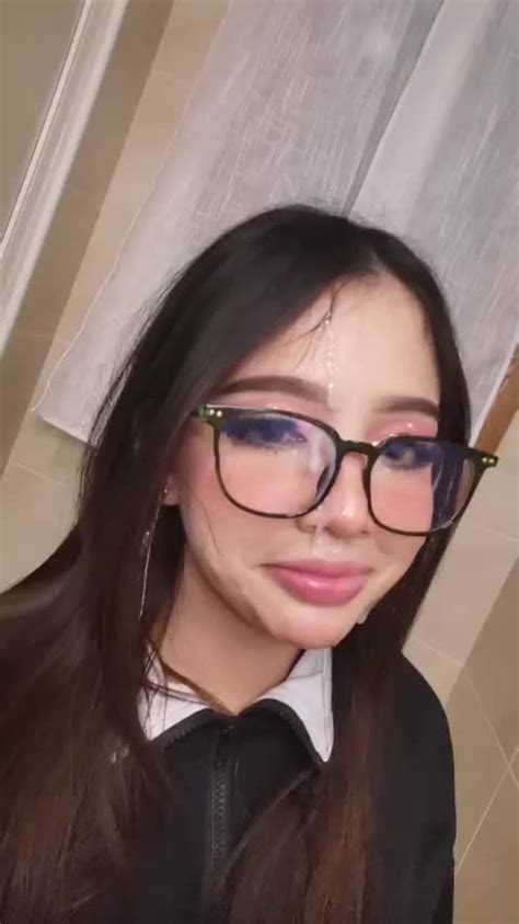 WATCH SEX VIDEOS facial & deepthroat untuk model penuh kejutan live jam 12 model penuh kejutan download bokep gratis image 1