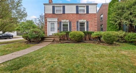 Welcome to1677 Brys Drive, Grosse Pointe Woods, classic 2-story ... - balustradellc