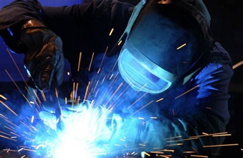 Welder : Tugas, Gaji, Program Pelatihan dan Sertifikasinya - raincitystudios.com