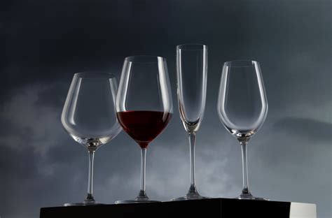 WHAT A COLLECTION MAKES THINK: GLASS ARTIFACTS OF.