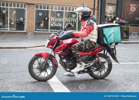 What Is a Motorcycle Delivery Driver and How to Become One - balustradellc