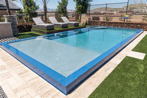 What Is A Zero Edge Pool And How It Works - balustradellc