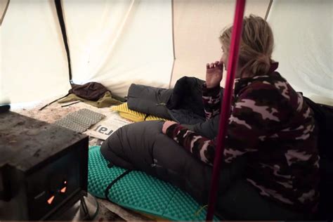 What to wear to sleep while winter camping: Stay warm … - balustradellc