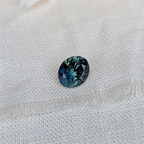 When blue meets brilliance. Oval Brilliant Cut Blue ... - muktibox.com