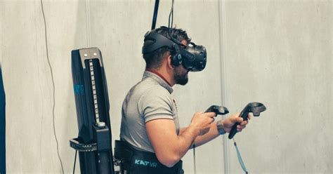Which Is Best for VR: Mobile vs. Tethered Headsets - balustradellc