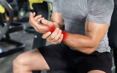 Why Gym Injuries Happen (And How to Avoid Them!) - Lift - balustradellc