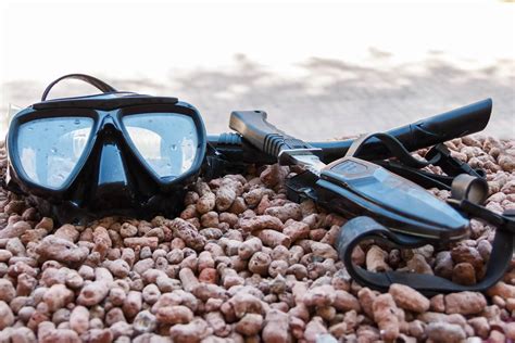 Why you should buy a titanium dive knife - balustradellc