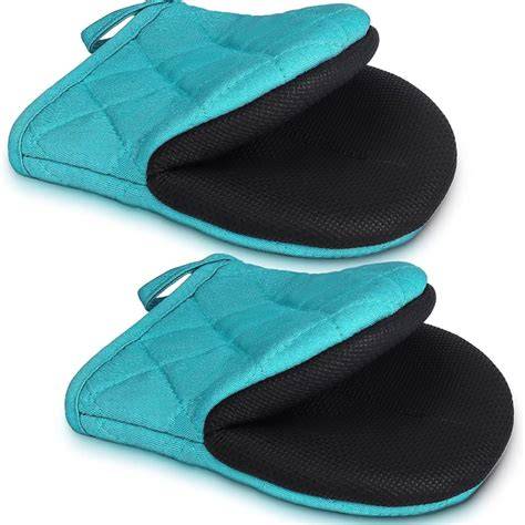 Wileqep Set of 2 Short Heat Resistant Oven Mitts with Non - raincitystudios.com