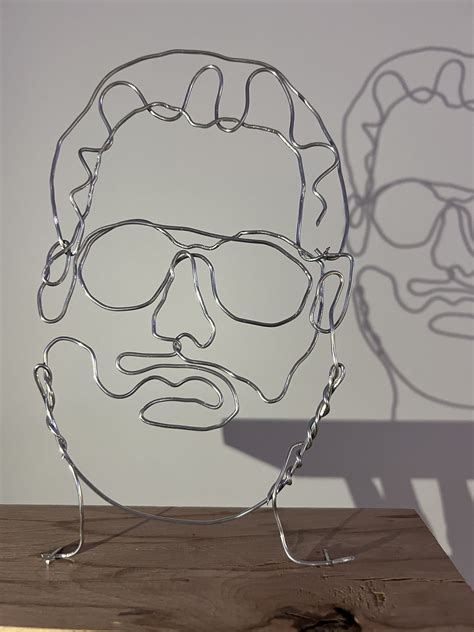 Wire Portrait Sculpture - THAT ART TEACHER - muktibox.com
