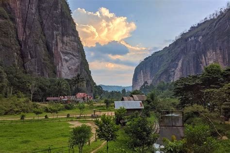Wisata alam Lembah Harau Payakumbuh destinasi … - balustradellc