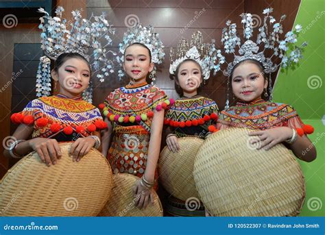 With the Dayaks in Borneo - Australian War Memorial - wintechmobiles.com