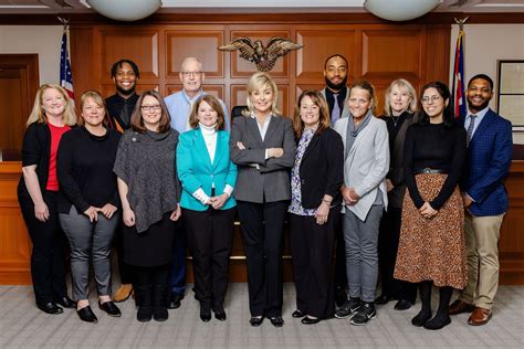 Witness and victim - Traducción al español - Reverso Context - balustradellc