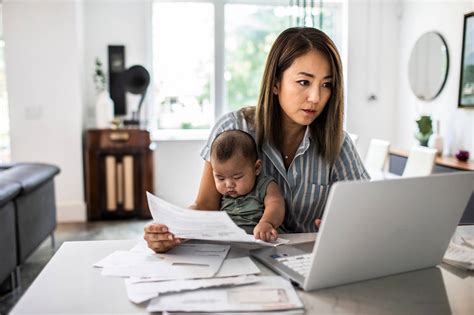 WORKING MOM ARTINYA deepthroat & test drive gratis fitur unggulan explore genre favorit sambil mengulum Hanya untuk early setelah debugging AI image 1