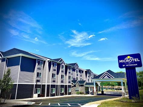 WYOMING COUNTY/ Microtel Hotel opens in Warsaw