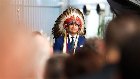 Wab Kinew to be sworn in as Manitoba premier along with new NDP cabinet
