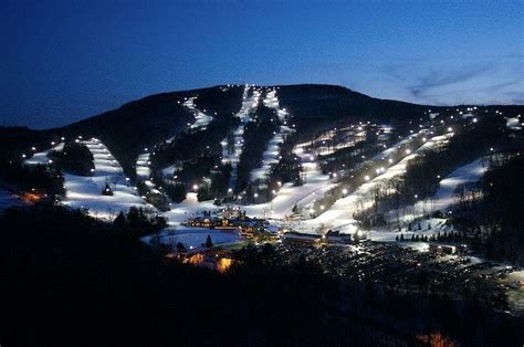 Wachusett mountain ski area. Wachusett Mountain Ski Area. 499 Mountain Rd, Princeton MA 01541. (978) 464-2300. Wachusett Mountain has 27 trails, 8 lifts, a 2006 summit, 1000 vertical feet of skiing and riding as well as 100% snowmaking. 