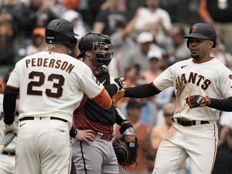 Wade provides only run with a homer in the 4th as Giants blank Diamondbacks 1-0