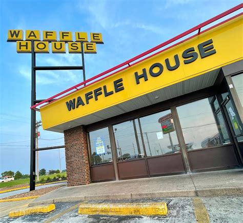Waffle house springfield mo. GRAB A BITE! 100% ANGUS BEEF: BACON ANGUS CHEESEBURGER DELUXE. Quality, variety and cooked to your specification. That’s our recipe for a great lunch or dinner, served up any time you like. 