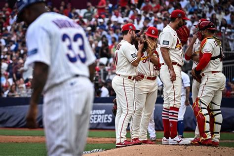Wainwright pulled in the 4th as Cubs rout Cardinals in London