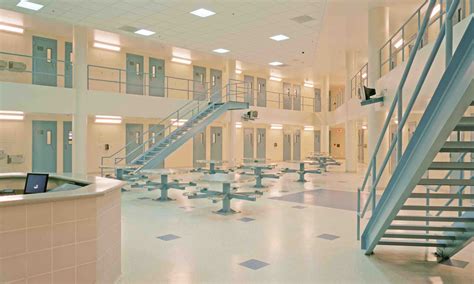 Wake detention center. Wake Correctional Center is a Minimum security level State Prison located in the city of Raleigh, North Carolina. The facility houses Male Offenders who are convicted for crimes which come under North Carolina state and federal laws. 