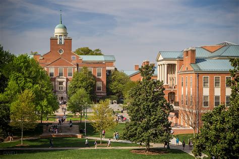 Wake forest university admissions. Admissions officials at Wake Forest University consider a student's GPA a very important academic factor. An applicant's high school class rank, when available, is considered … 