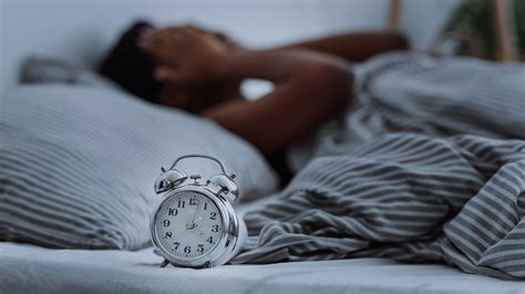 Waking up at 4 a.m.. While there are many types of sleep disorders, waking up at 4am in the early hours of the morning or in the middle of the night instead of having peaceful, uninterrupted … 