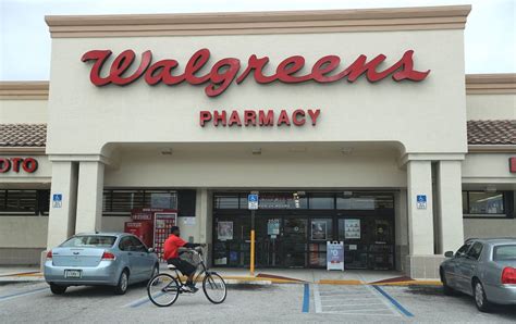 Walgreens on 99 and 59. When it comes to finding a convenient and reliable pharmacy, Walgreens is a name that stands out. One of the easiest and most efficient ways to find a Walgreens store near you is b... 