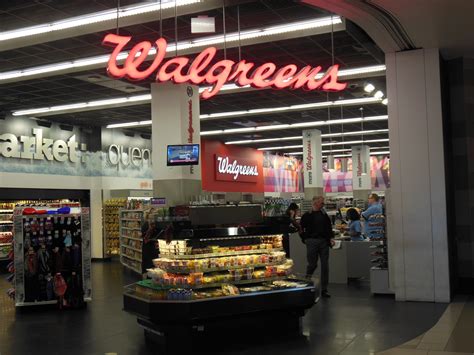 Walgreens on vegas strip. Numerous food deals are also offered for as little as $4. Favorite Bistro – Linq Promenade: A French restaurant in the heart of the Strip, Favorite Bistro offers a happy hour Monday – Thursday from 2 pm – 6 pm that includes: $5.95 draft beer. $5.95 cocktails. 